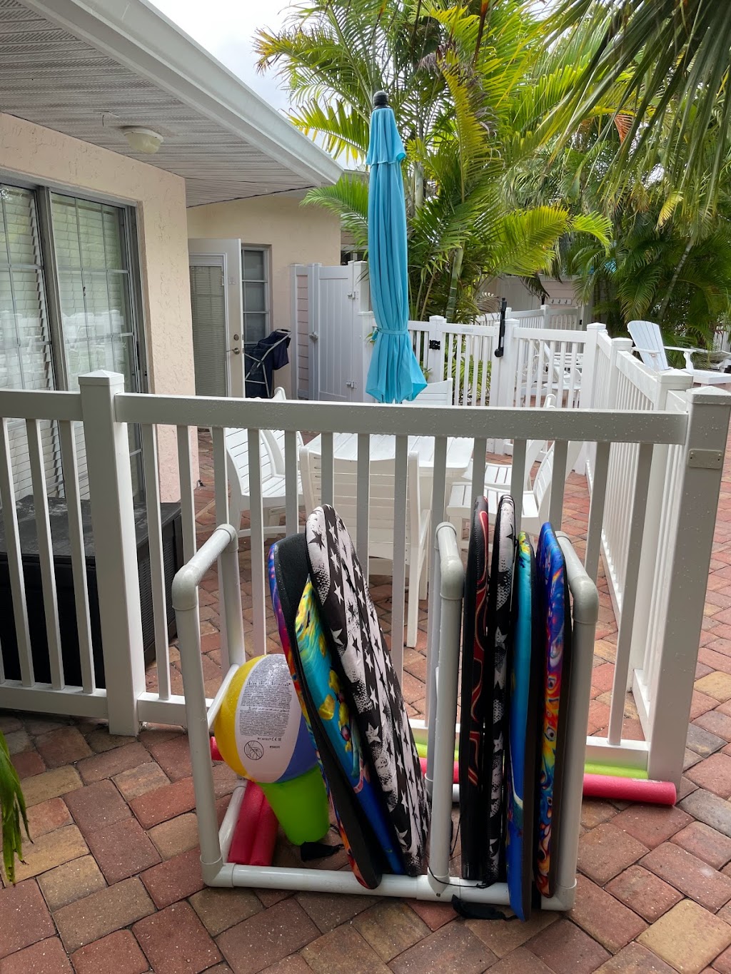 Anna Cabana Resort by Island Vacation Properties | 3709 Gulf Dr, Holmes Beach, FL 34217, USA | Phone: (941) 778-1000