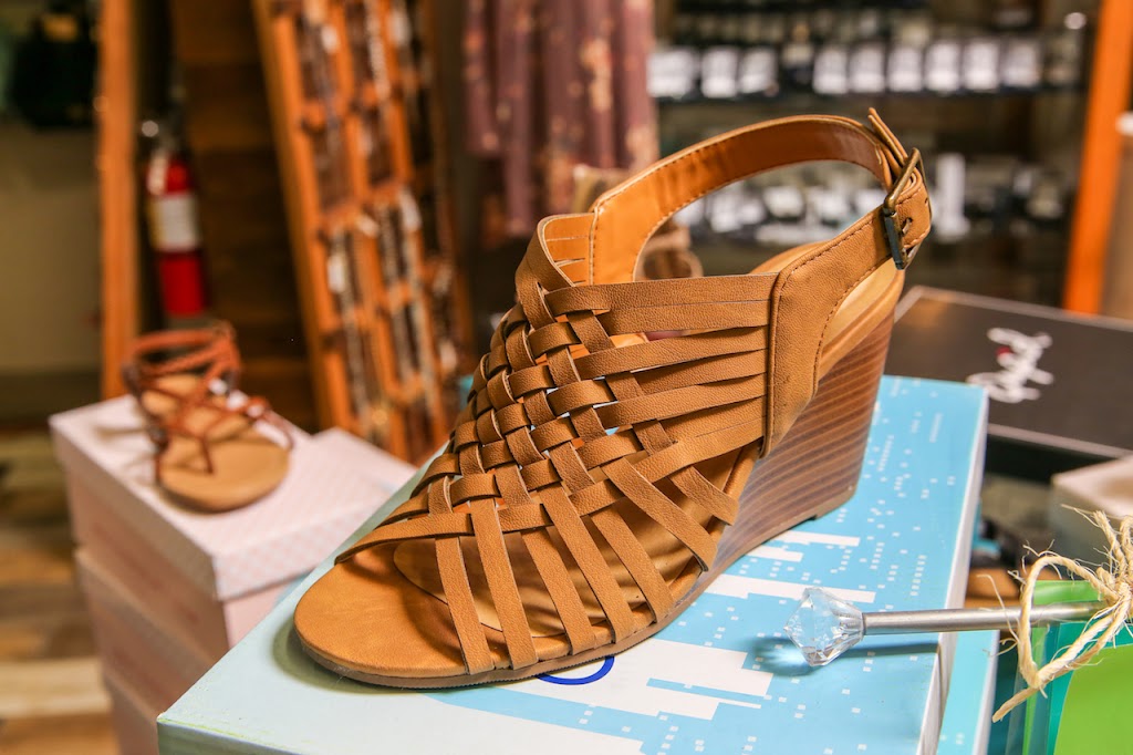 Lees Boutique | 4110 Mother Lode Dr STE B, Shingle Springs, CA 95682, USA | Phone: (530) 677-4891 ext. 116