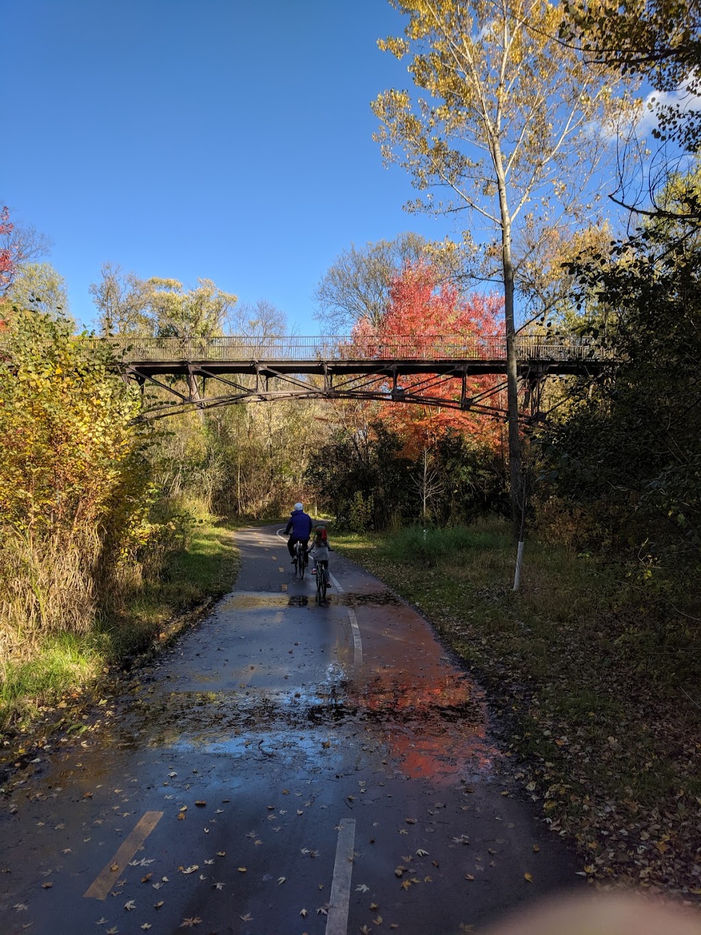 Minnehaha Creek Park | W Minnehaha Pkwy & W 51st St Minneapolis, MN 55419, W Minnehaha Pkwy, Minneapolis, MN 55419, USA | Phone: (612) 230-6400