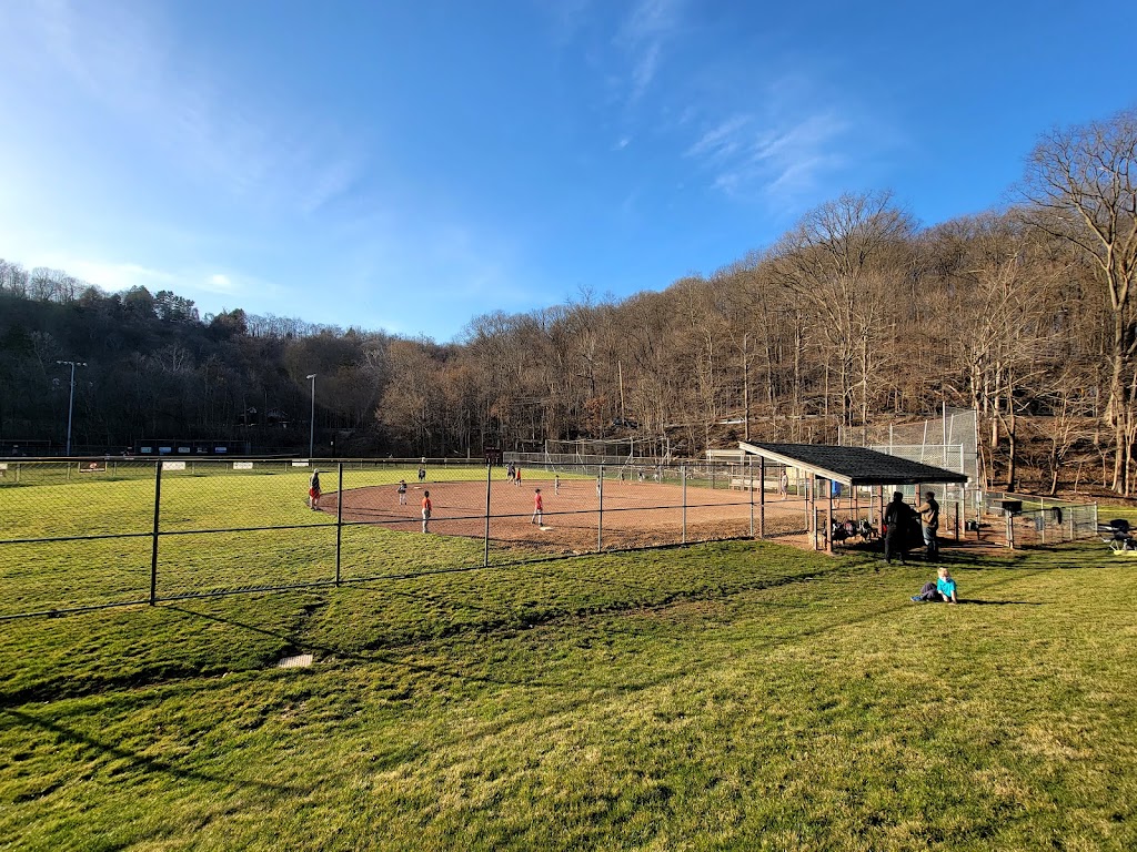 Avonworth Community Park | 498 Camp Horne Rd, Pittsburgh, PA 15237, USA | Phone: (412) 766-1700