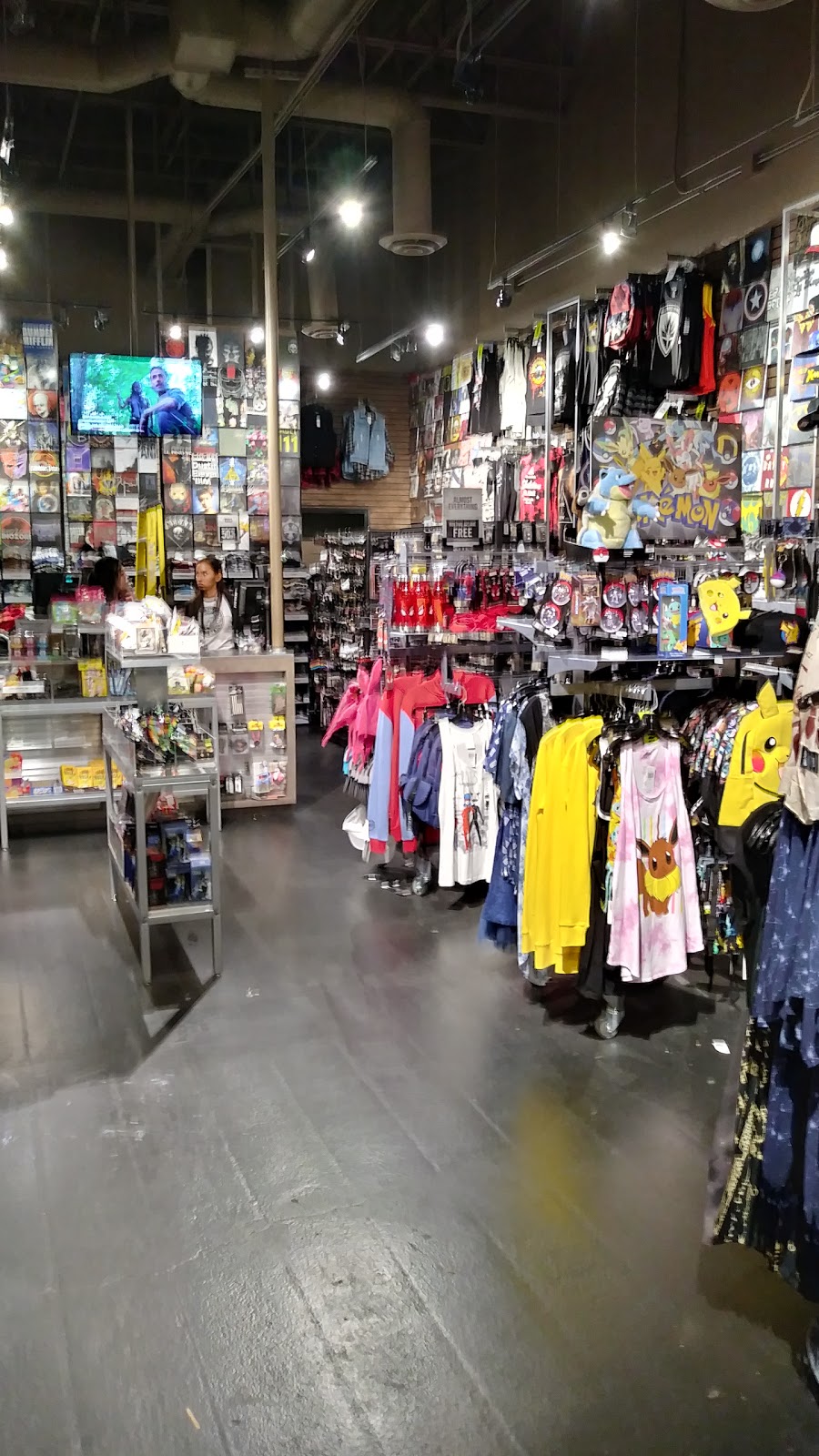 Hot Topic | 20 City Blvd W STE 710, Orange, CA 92868, USA | Phone: (714) 935-9180