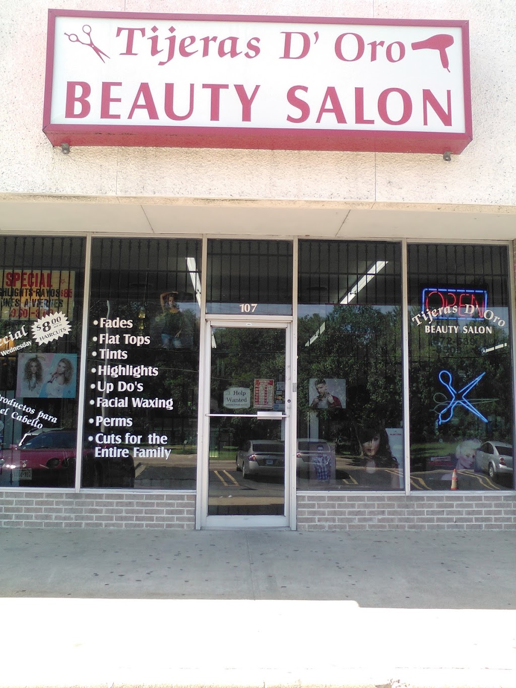 Navaja Universal barber shop and beauty salón | 333 S St Augustine Dr, Dallas, TX 75217, USA | Phone: (956) 229-3173