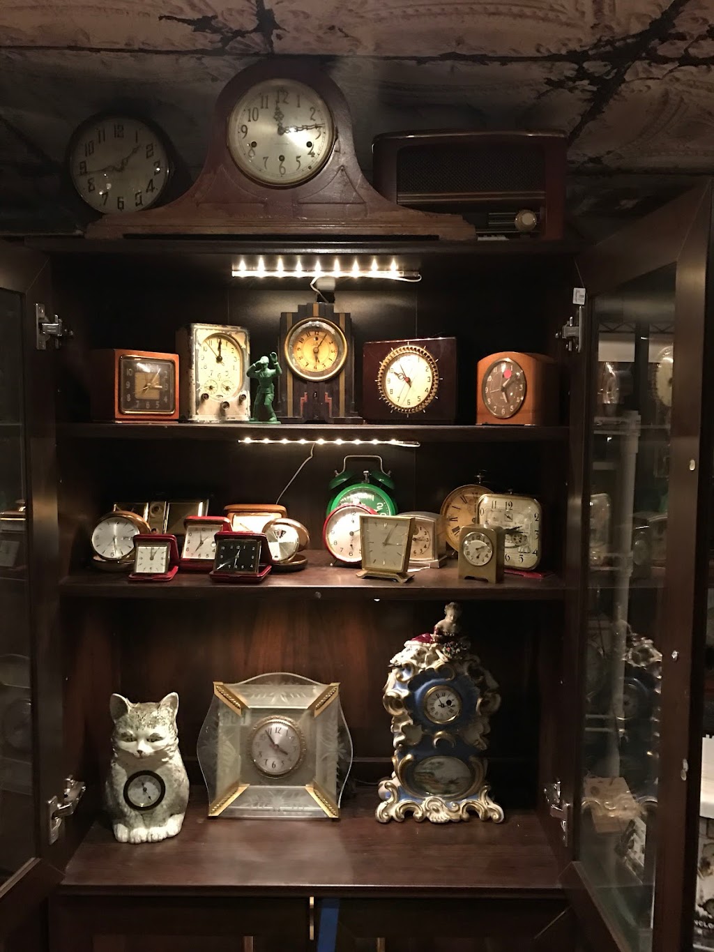 Sutton Clock Shop | 218 E 82nd St, New York, NY 10028 | Phone: (212) 758-2260