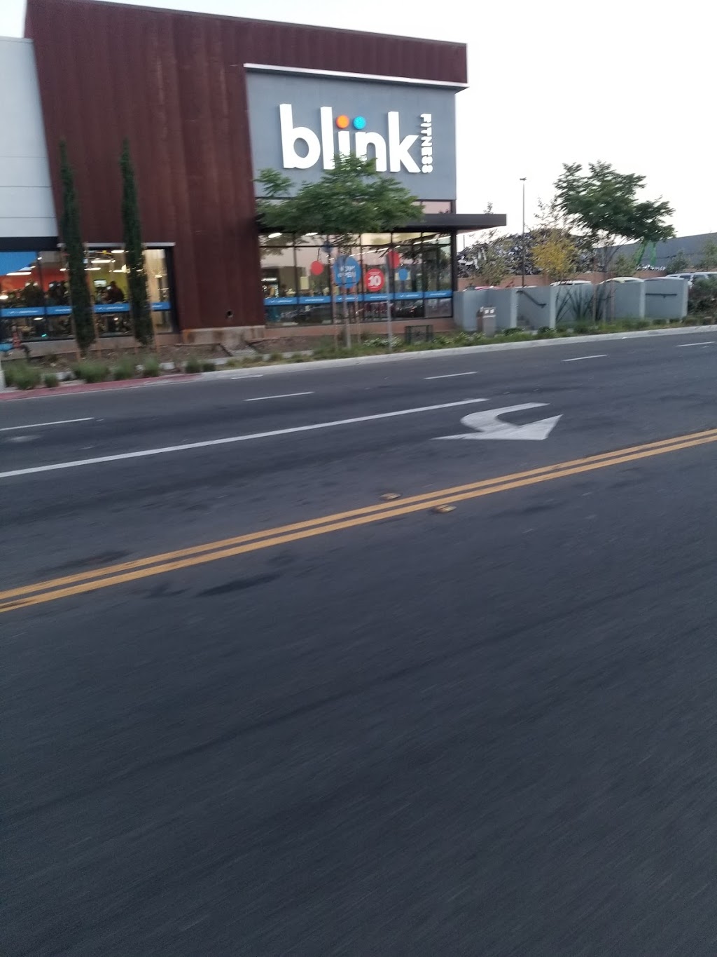 Blink Fitness | 2450 E Century Blvd, Los Angeles, CA 90002, USA | Phone: (213) 279-8879