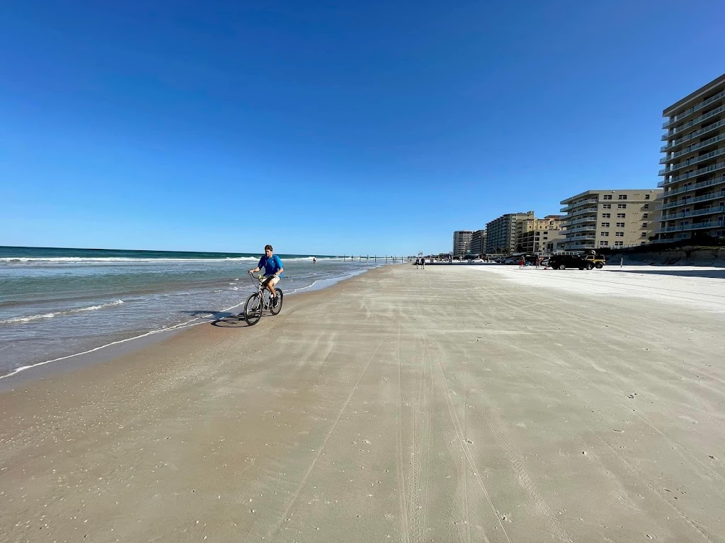 Oceanfront Sanibel at Daytona Beach Shores | 3799 S Atlantic Ave, Daytona Beach Shores, FL 32118, USA | Phone: (407) 201-1528