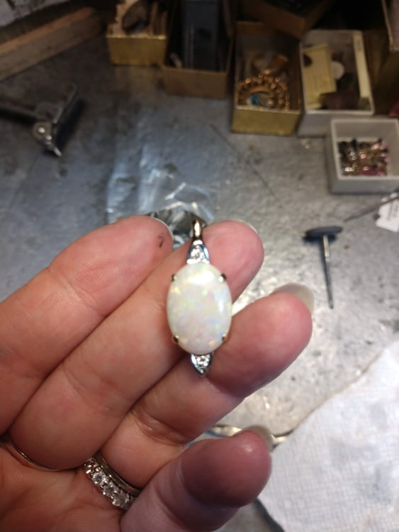 Theresas Jewelry Workshop | 3800 Fort St, Lincoln Park, MI 48146, USA | Phone: (734) 512-7334