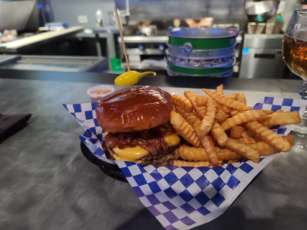 Schooners Burgers N Beer | 1280 E Washington St Suite B-8, Colton, CA 92324, USA | Phone: (909) 533-4282