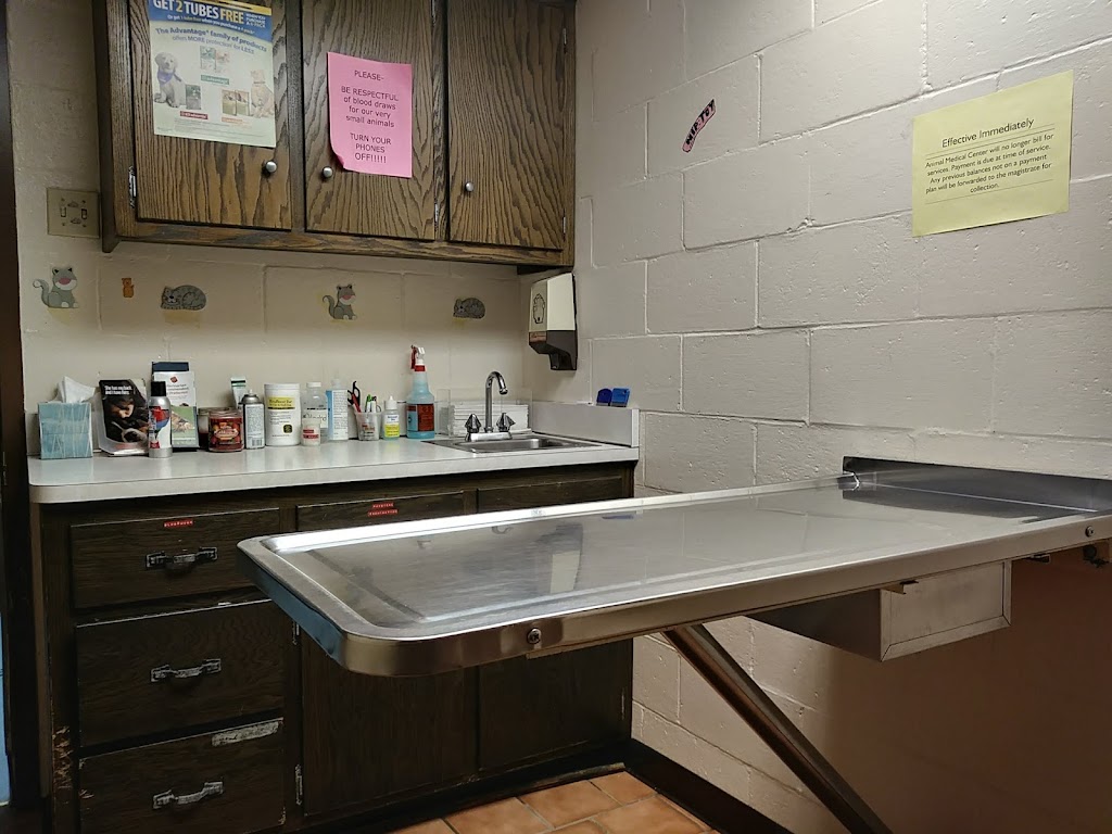 Animal Medical Center Uniontown | 783 Morgantown Rd, Uniontown, PA 15401, USA | Phone: (724) 438-8554