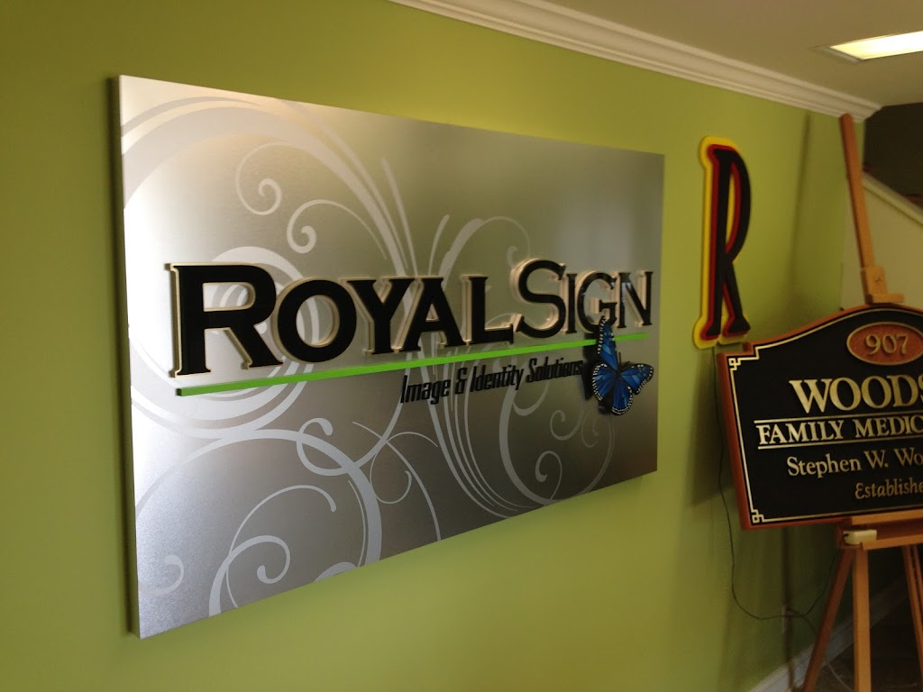 Royal Sign & Graphic Inc | 103 Kaad St, Muskogee, OK 74401, USA | Phone: (918) 682-6151