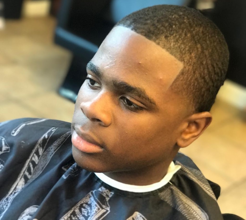 Royal @ Razor Sharp Barbershop | 929 N Wendover Rd, Charlotte, NC 28211, USA | Phone: (980) 298-7682