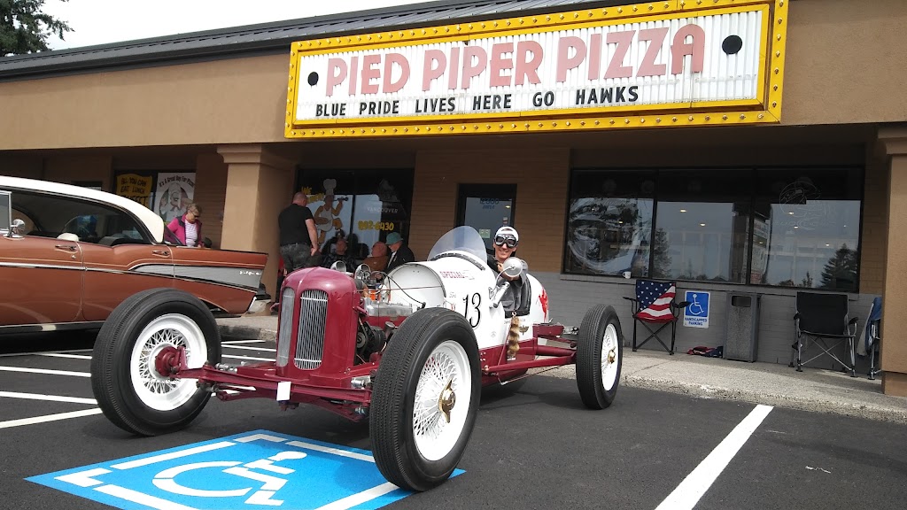 Pied Piper Pizza - restaurant  | Photo 1 of 10 | Address: 12300 NE Fourth Plain Blvd, Vancouver, WA 98682, USA | Phone: (360) 892-6430