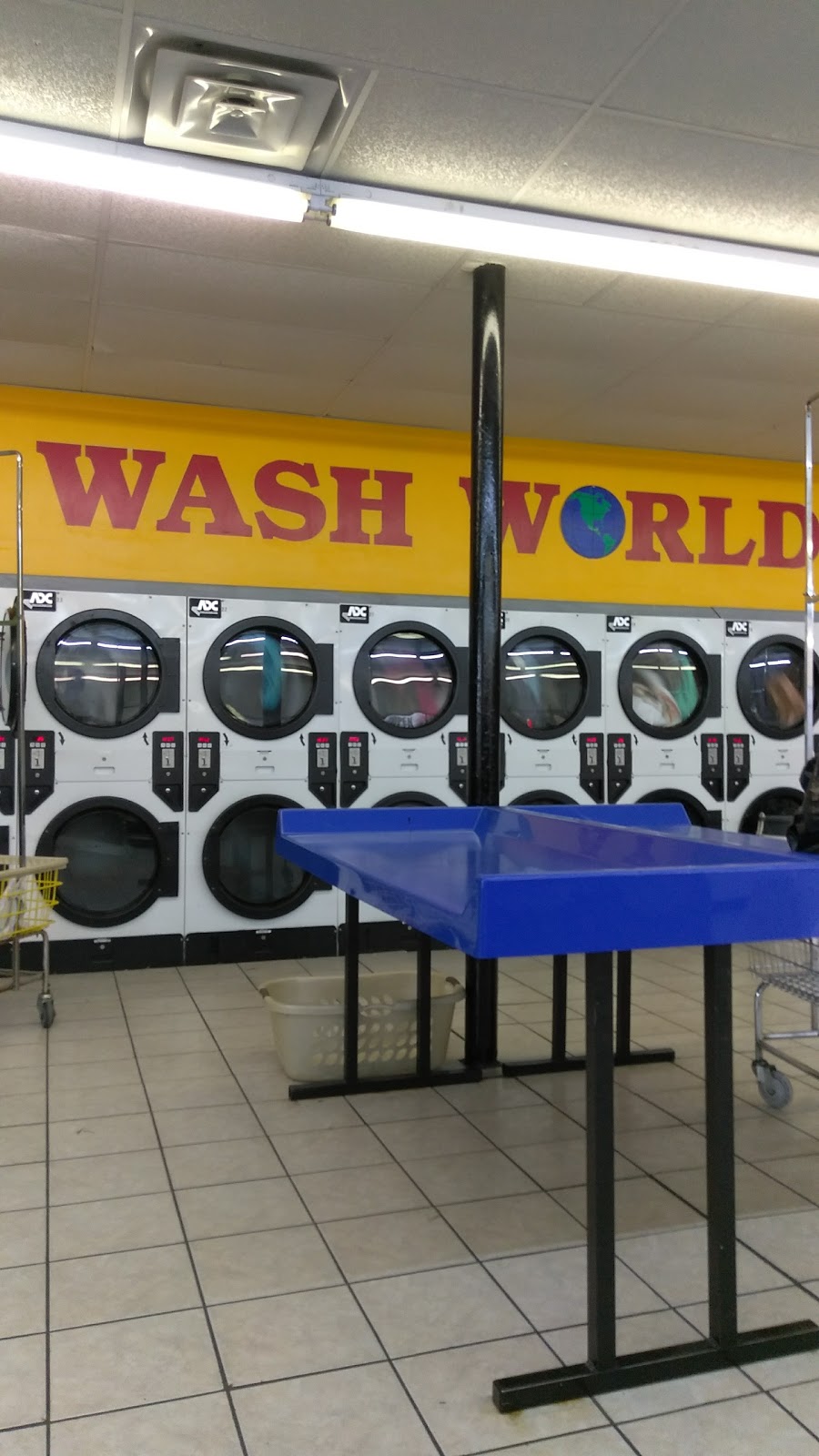 Wash World | 4400 E Lancaster Ave, Fort Worth, TX 76103, USA | Phone: (817) 222-0733