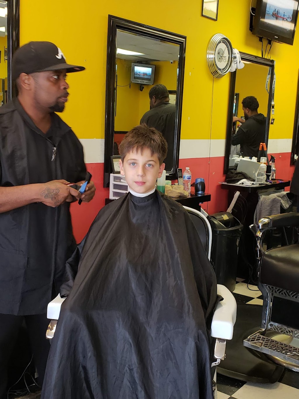 Wills Barber & Beauty Shop | 2078 Fairburn Rd, Douglasville, GA 30135, USA | Phone: (678) 391-0013