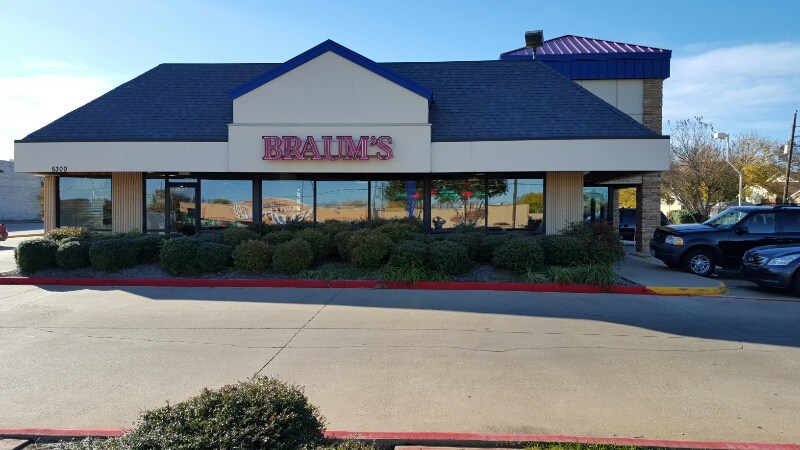 Braums Ice Cream & Dairy Store | 5300 Matlock Rd, Arlington, TX 76018, USA | Phone: (817) 784-8041