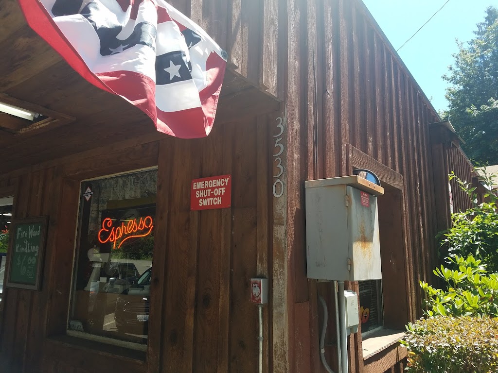 Bear Creek Country Store | 3530 NE Old Belfair Hwy, Belfair, WA 98528, USA | Phone: (360) 275-6222