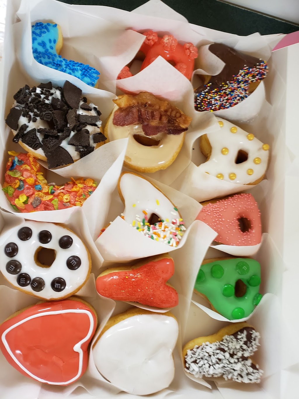 Downtown Donuts in alvord | 100 E Franklin St, Alvord, TX 76225, USA | Phone: (940) 399-7657