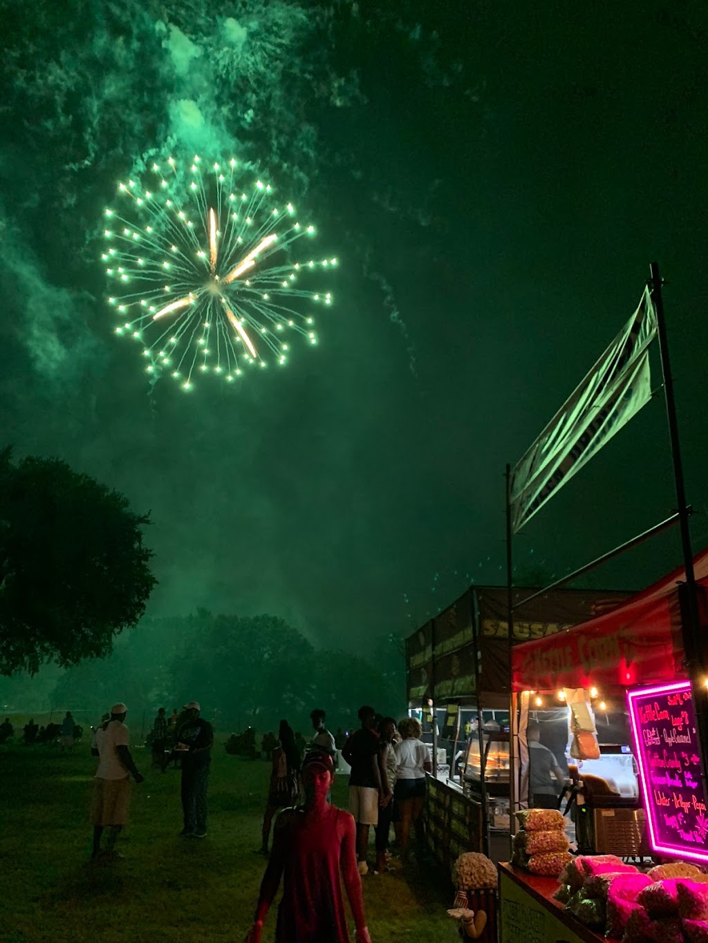Mansfield Fireworks Farm | 8149 Rendon Bloodworth Rd, Mansfield, TX 76063, USA | Phone: (817) 944-3254