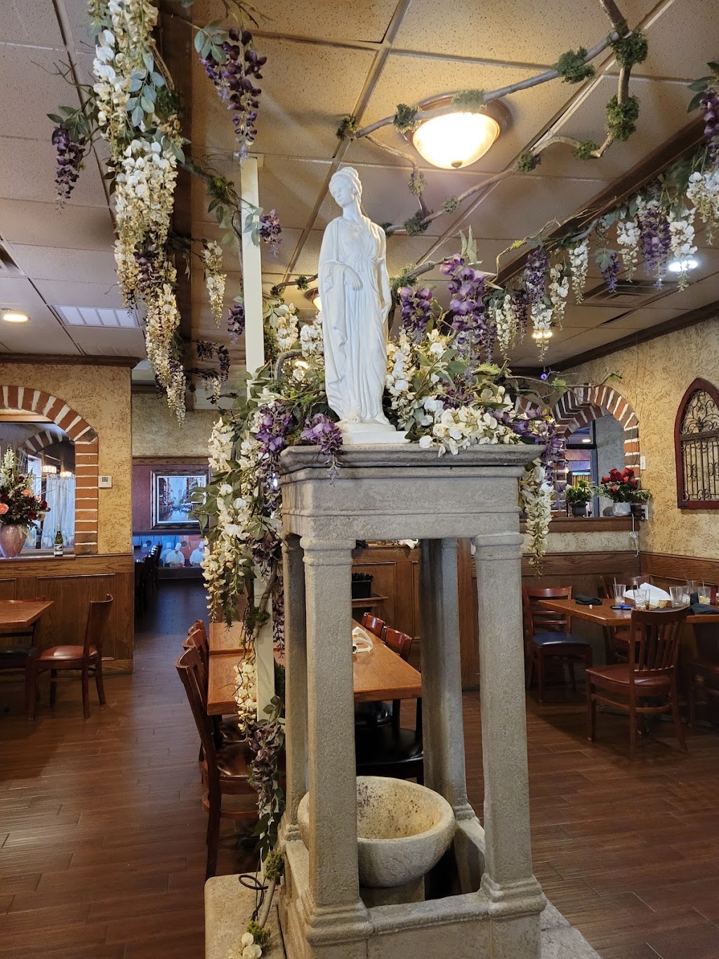 Nikis Italian Bistro | 5249 Davis Blvd, North Richland Hills, TX 76180, USA | Phone: (817) 788-9444