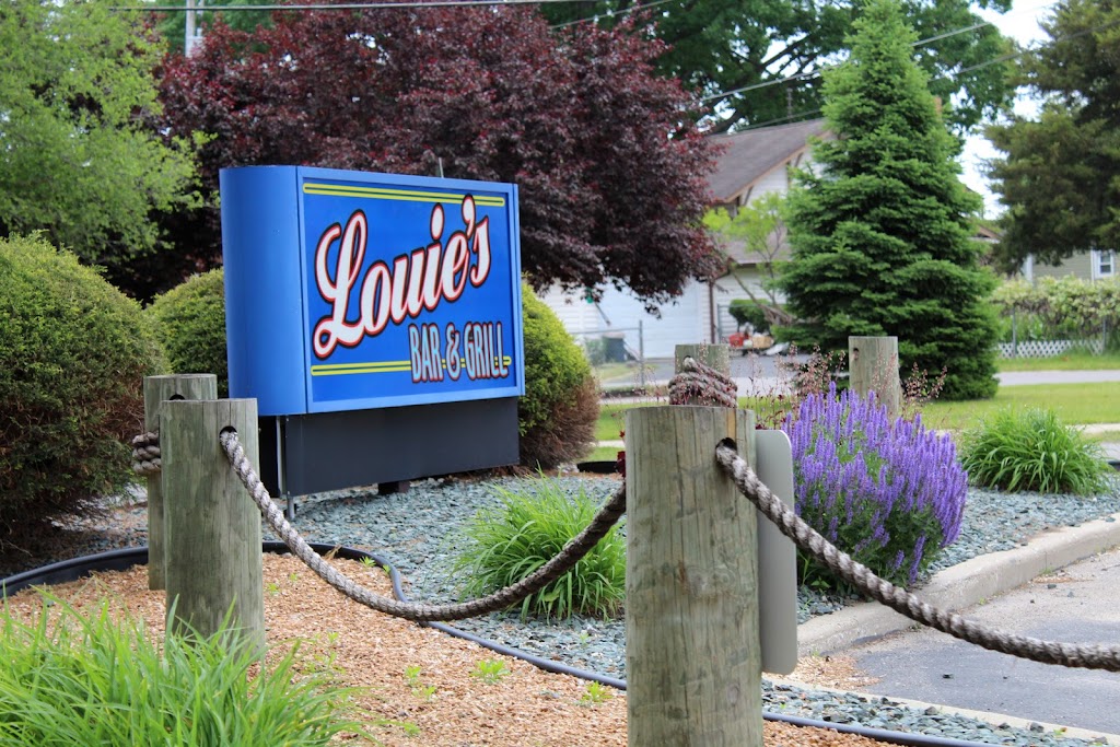 Louies Bar & Grill | 209 E Bowser Rd, Syracuse, IN 46567, USA | Phone: (574) 457-3944