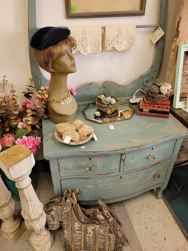 Katies Korner Antiques | 6625 19th St #101, Lubbock, TX 79407, USA | Phone: (806) 793-7847