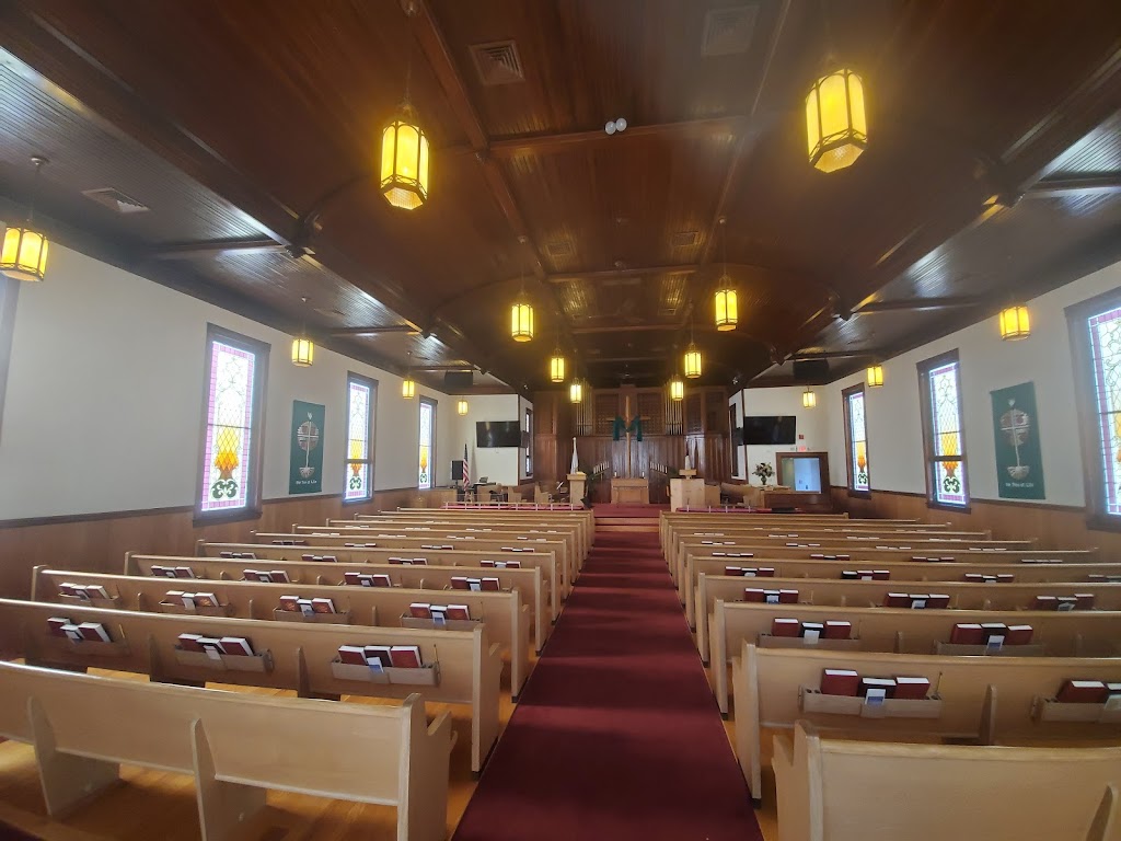 Burton Congregational Church | 14558 W Park St, Burton, OH 44021, USA | Phone: (440) 834-4495