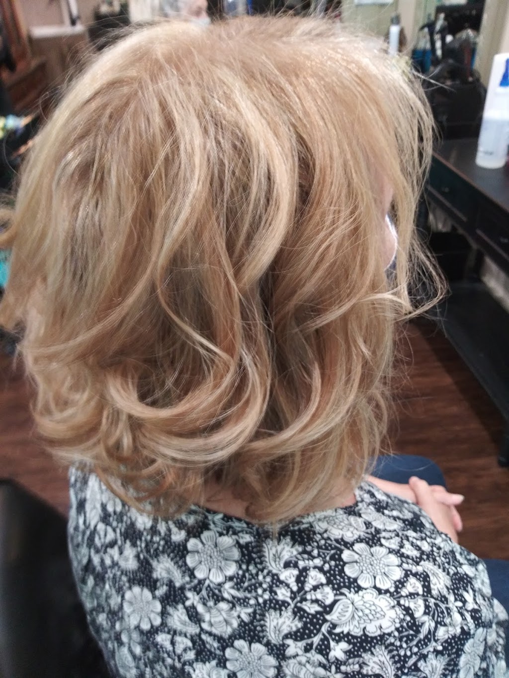 Elliot street salon | 159 Elliott St, Danvers, MA 01923 | Phone: (978) 766-1468