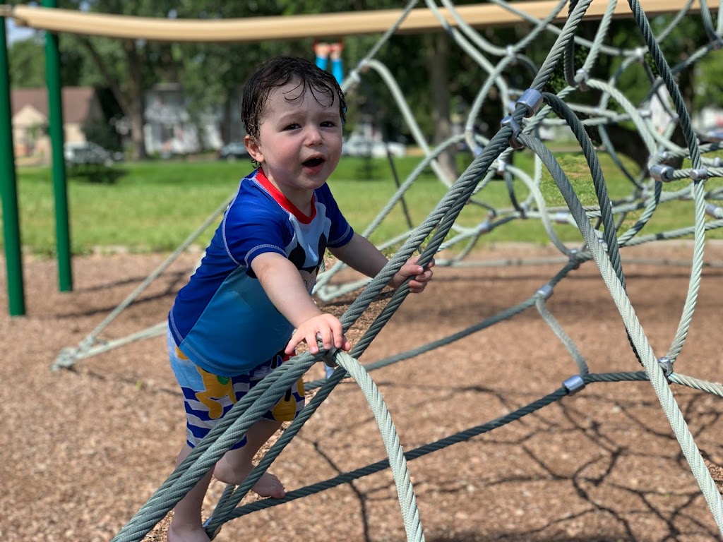 Oak Hill Park Splash Pad | 3201 Rhode Island Ave S, St Louis Park, MN 55426, USA | Phone: (952) 924-2500