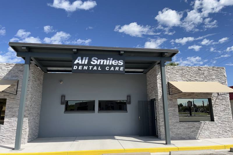 All Smiles Dental Care - Phoenix | 4726 E Thomas Rd, Phoenix, AZ 85018, USA | Phone: (602) 960-9130