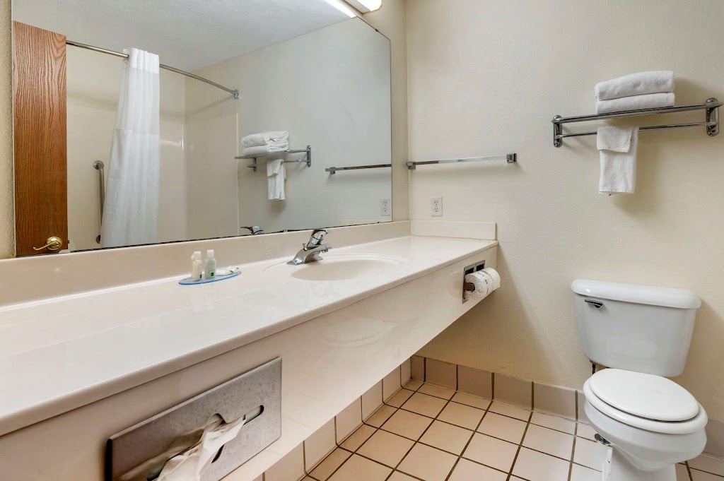 Quality Inn & Suites South/Obetz | 4850 Frusta Dr, Obetz, OH 43207, USA | Phone: (614) 497-9600