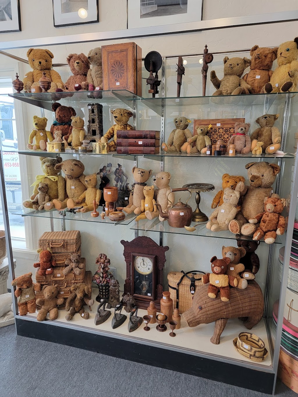 Old Kinderhook Auction Company | 3350 US-9, Valatie, NY 12184, USA | Phone: (518) 912-4747 Old Kinderhook Auction Company | 3350 US-9, Valatie, NY 12184, USA | Phone: (518) 912-4747