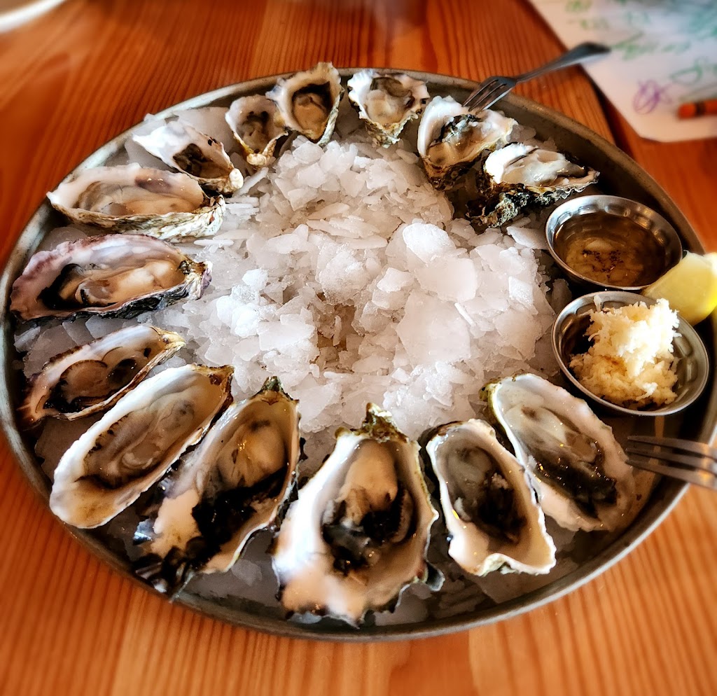 Saltwater Fish House & Oyster Bar | 113 1st St, Langley, WA 98260, USA | Phone: (360) 221-5474