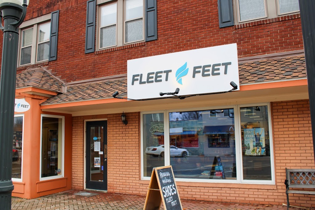 Fleet Feet Cincinnati - Glendale | 267 E Sharon Rd, Glendale, OH 45246, USA | Phone: (513) 772-7999