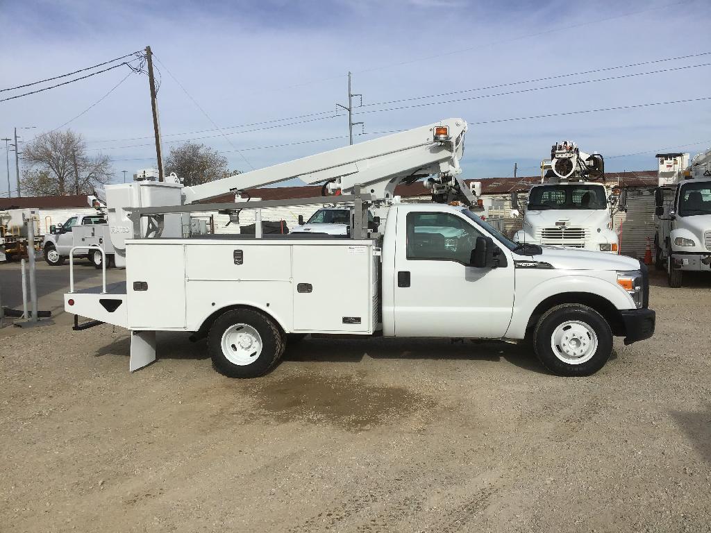 Bucket Trucks Online | 1706 N Stemmons Fwy, Lewisville, TX 75067, USA | Phone: (800) 867-9177