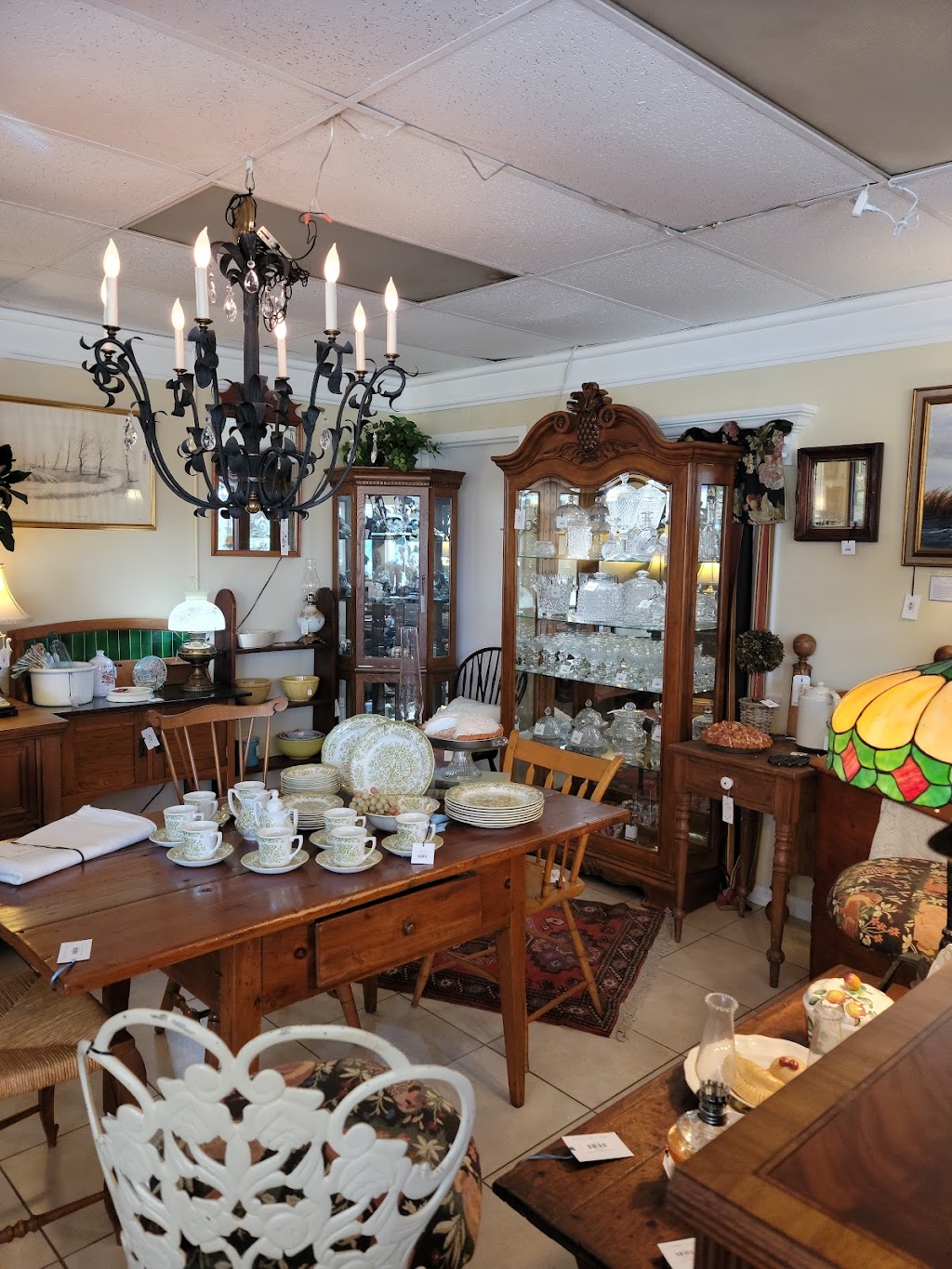 Goodmans Interiors & Antiques | 6871 Main St, Gloucester, VA 23061, USA | Phone: (804) 824-9383