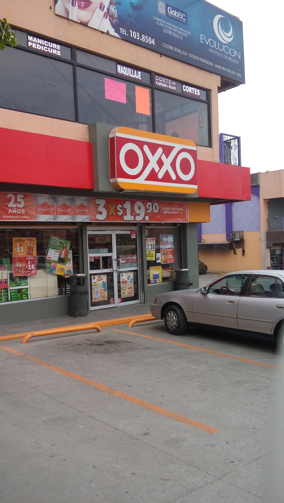 OXXO Zafiro | Corredor Tij-Rosarito 2000 24393, Villa del Sol, I, 22205 Tijuana, B.C., Mexico | Phone: 81 8320 2020