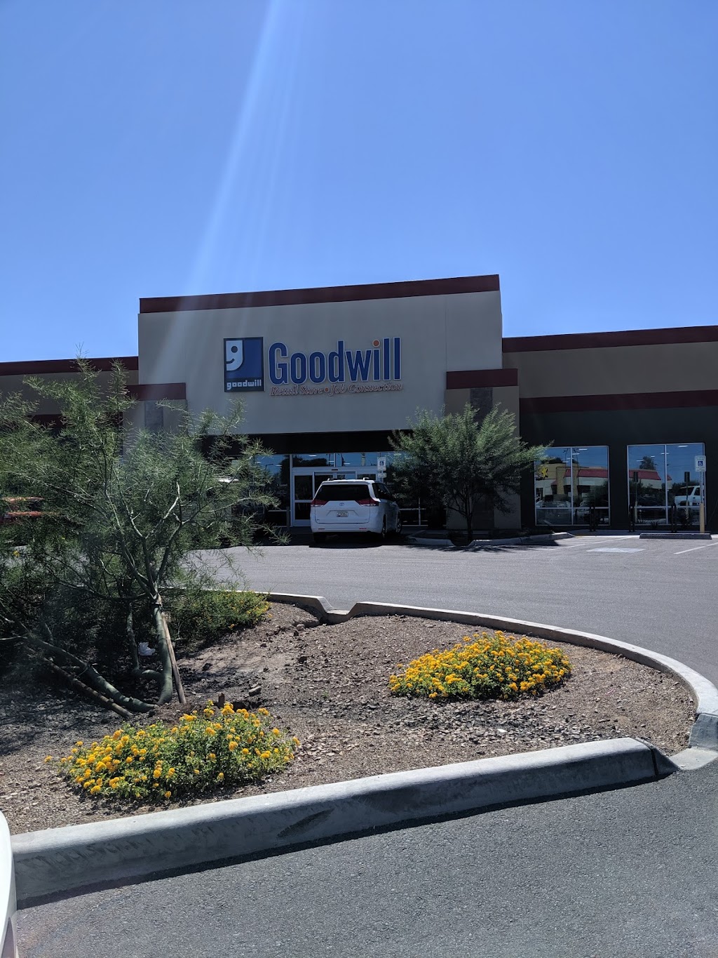 Goodwill Thrift Store and Donation Center | 1703 W Valencia Rd, Tucson, AZ 85746, USA | Phone: (520) 547-3464