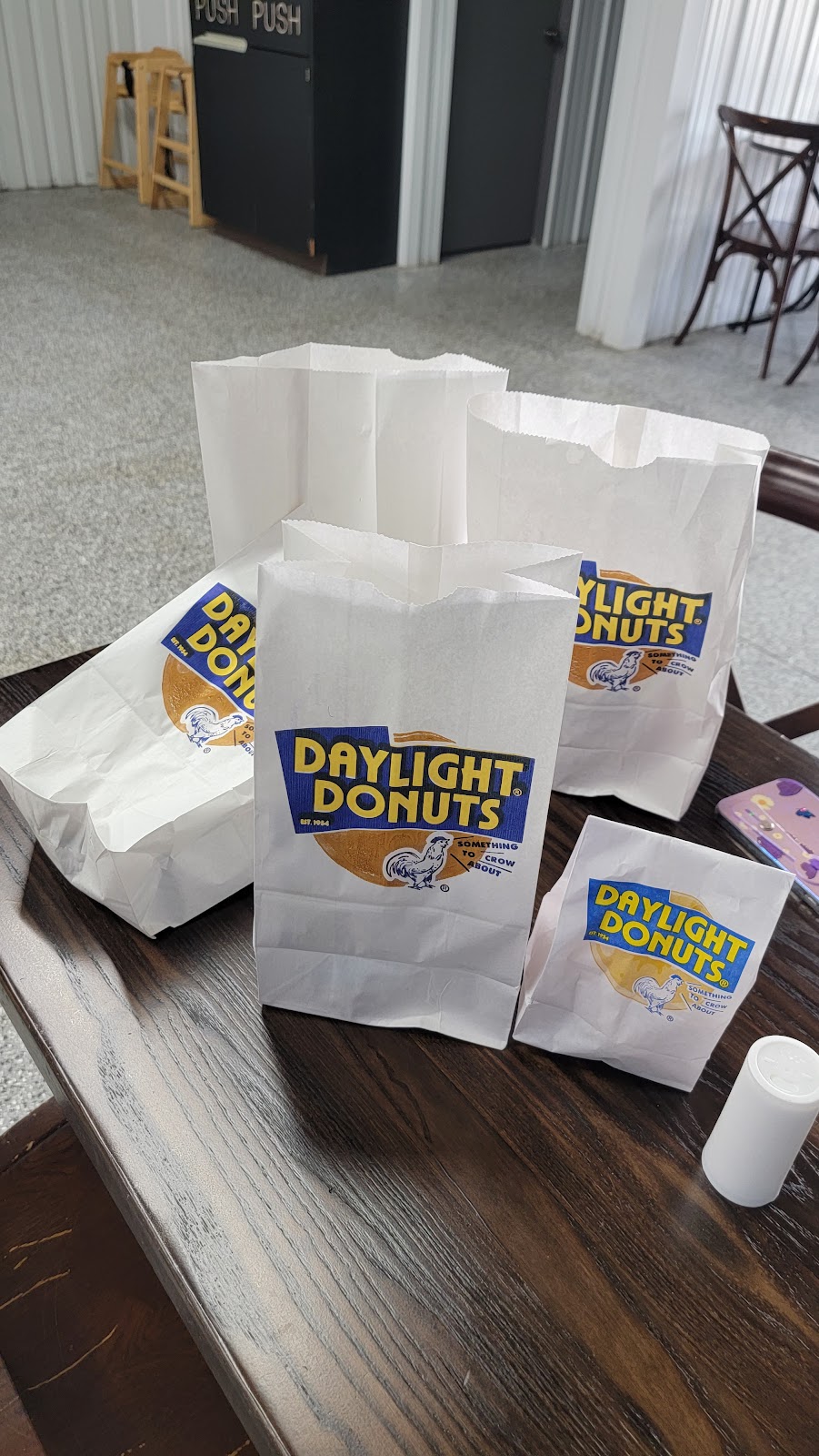 Daylight donuts | 101 Mockingbird Ln, Wagoner, OK 74467, USA | Phone: (918) 485-0142