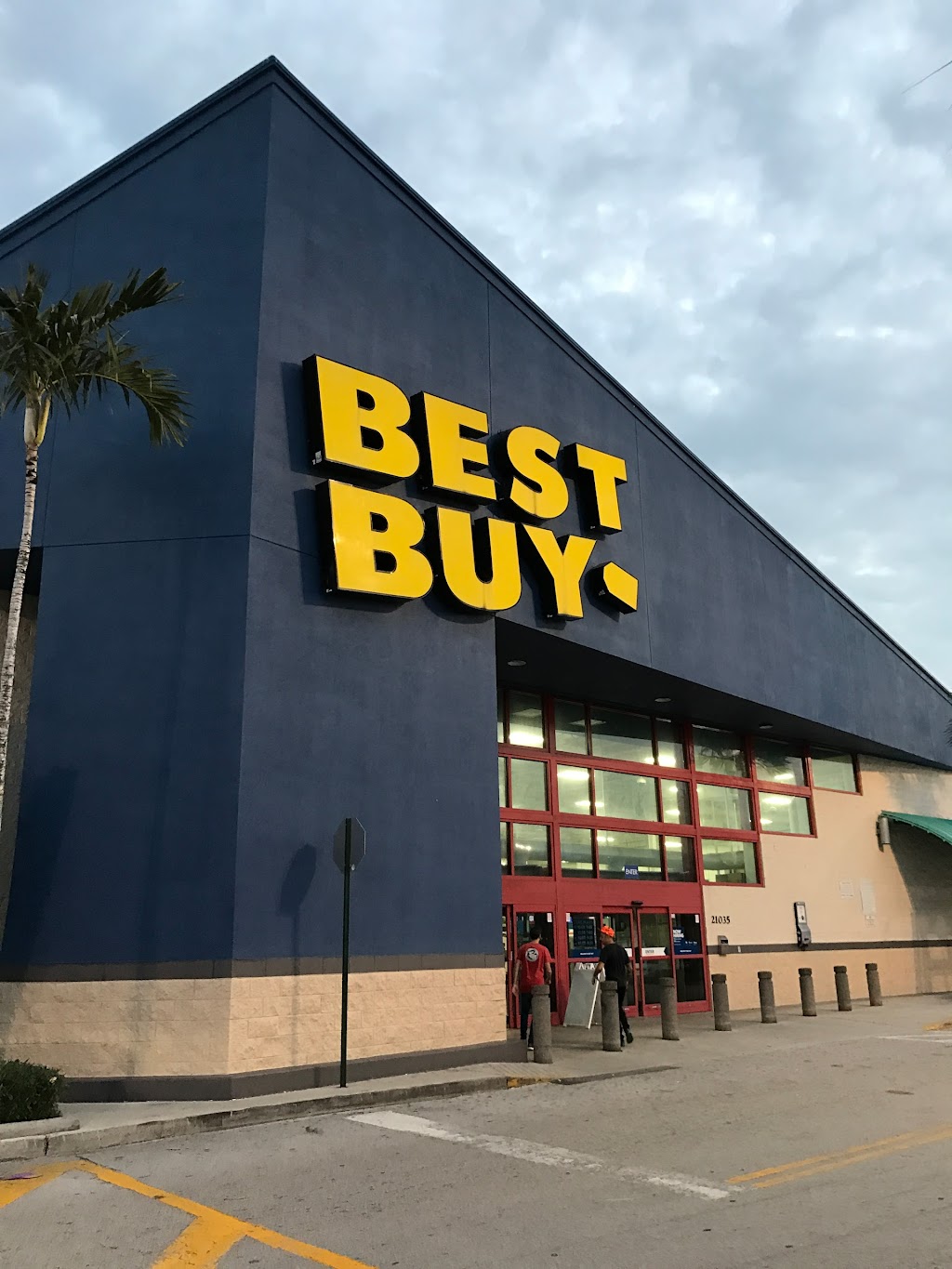 Best Buy | 21035 Biscayne Blvd, Aventura, FL 33180, USA | Phone: (305) 933-9025