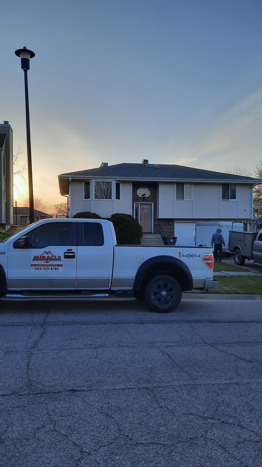 MIRACLE ROOFING AND SIDING | 1715 E Military Ave, Fremont, NE 68025, USA | Phone: (402) 352-6102