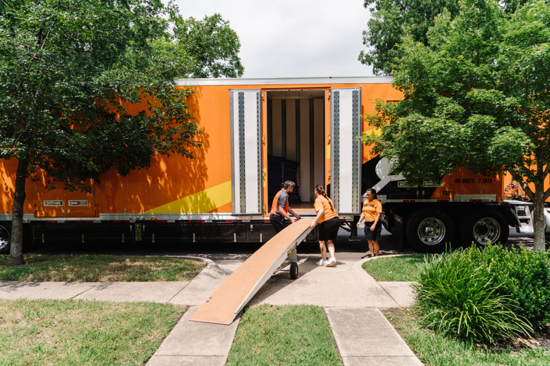 Colonial Van and Storage | 6001 88th St, Sacramento, CA 95828, USA | Phone: (916) 546-3600