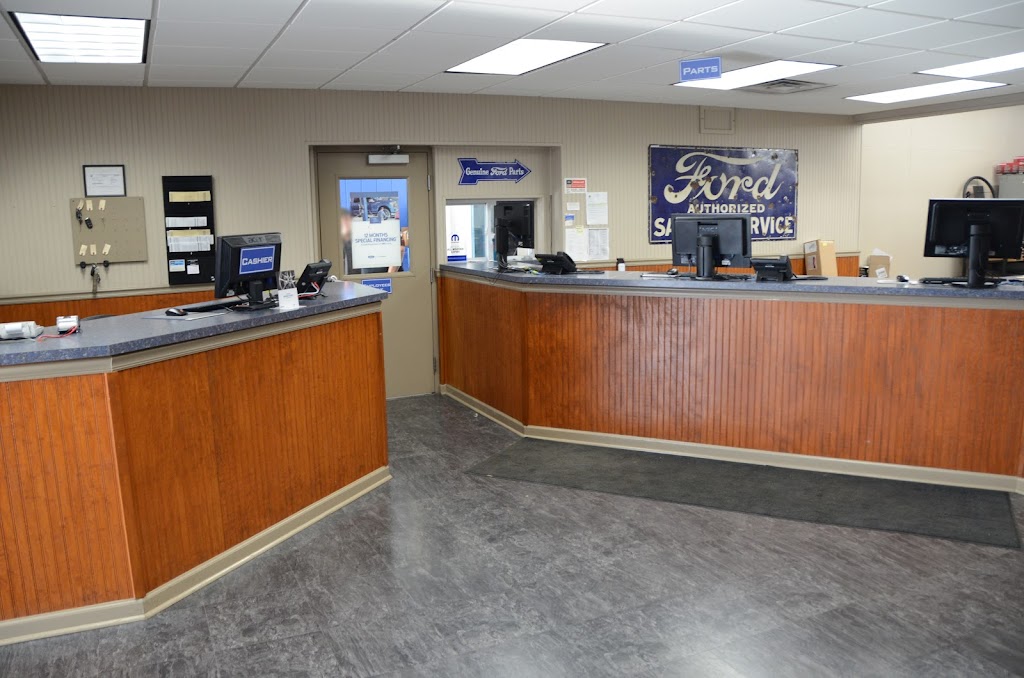 Eddie Gilstrap Motors, Inc. Service | 207 S Main St, Salem, IN 47167, USA | Phone: (812) 883-3481