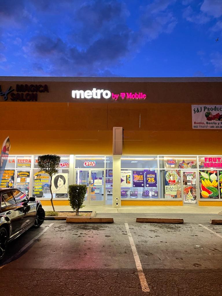 Metro by T-Mobile | 460 N Alma School Rd Ste 1, Mesa, AZ 85201, USA | Phone: (480) 912-2024