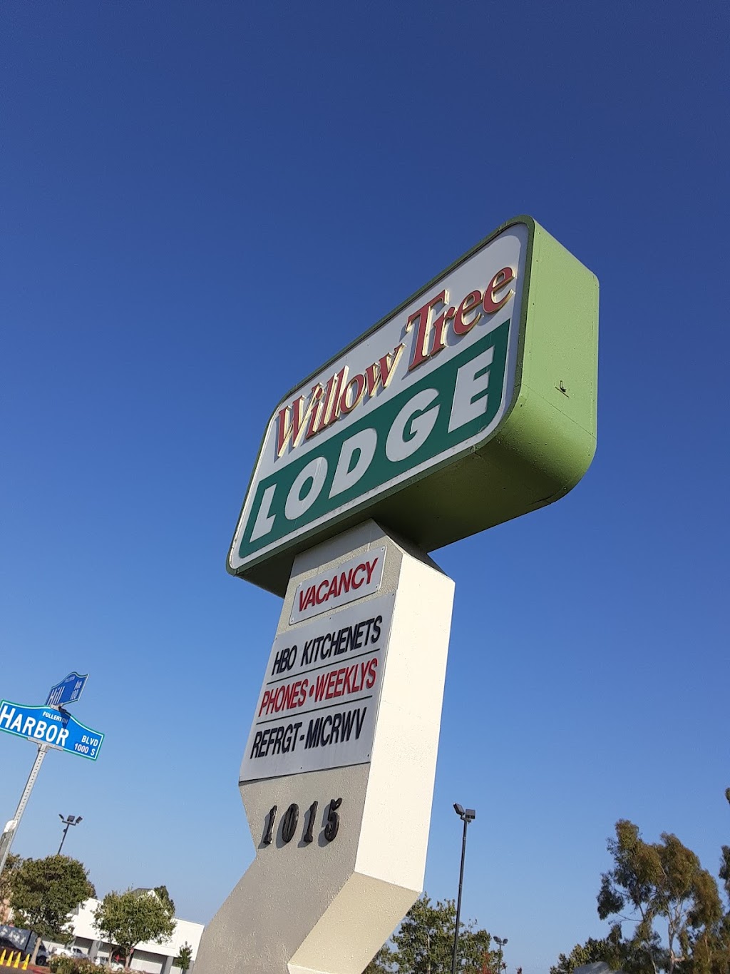 Willow Tree Lodge | 1015 Harbor Blvd, Fullerton, CA 92832, USA | Phone: (714) 871-5430