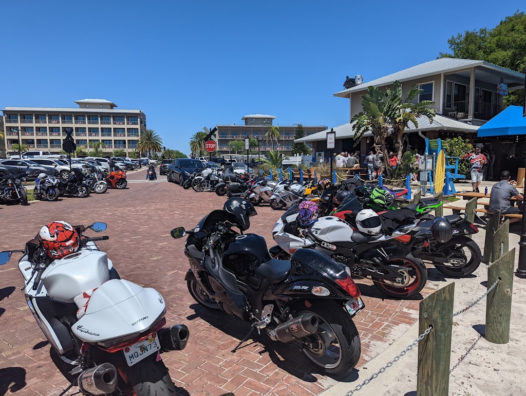 Kalua Beach Bar | Photo 5 of 10 | Address: 181 S Joanna Ave, Tavares, FL 32778, USA | Phone: (352) 609-5910