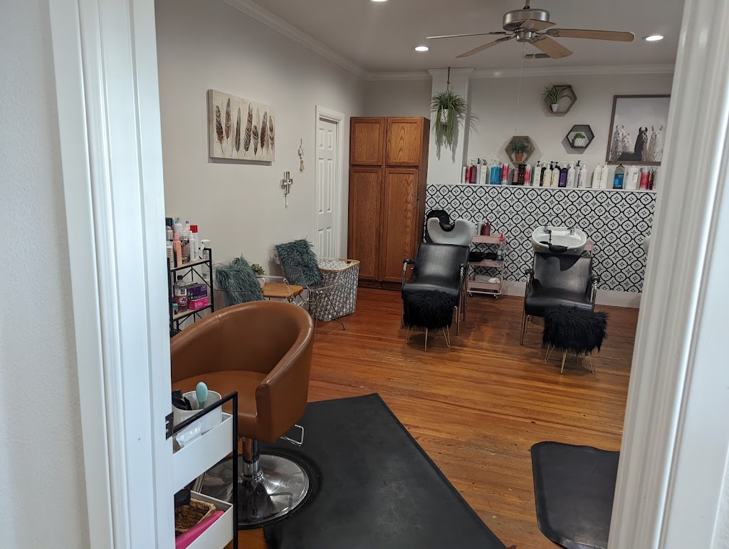 London Allen Salon | 904 W Henderson St, Cleburne, TX 76033, USA | Phone: (817) 648-0012