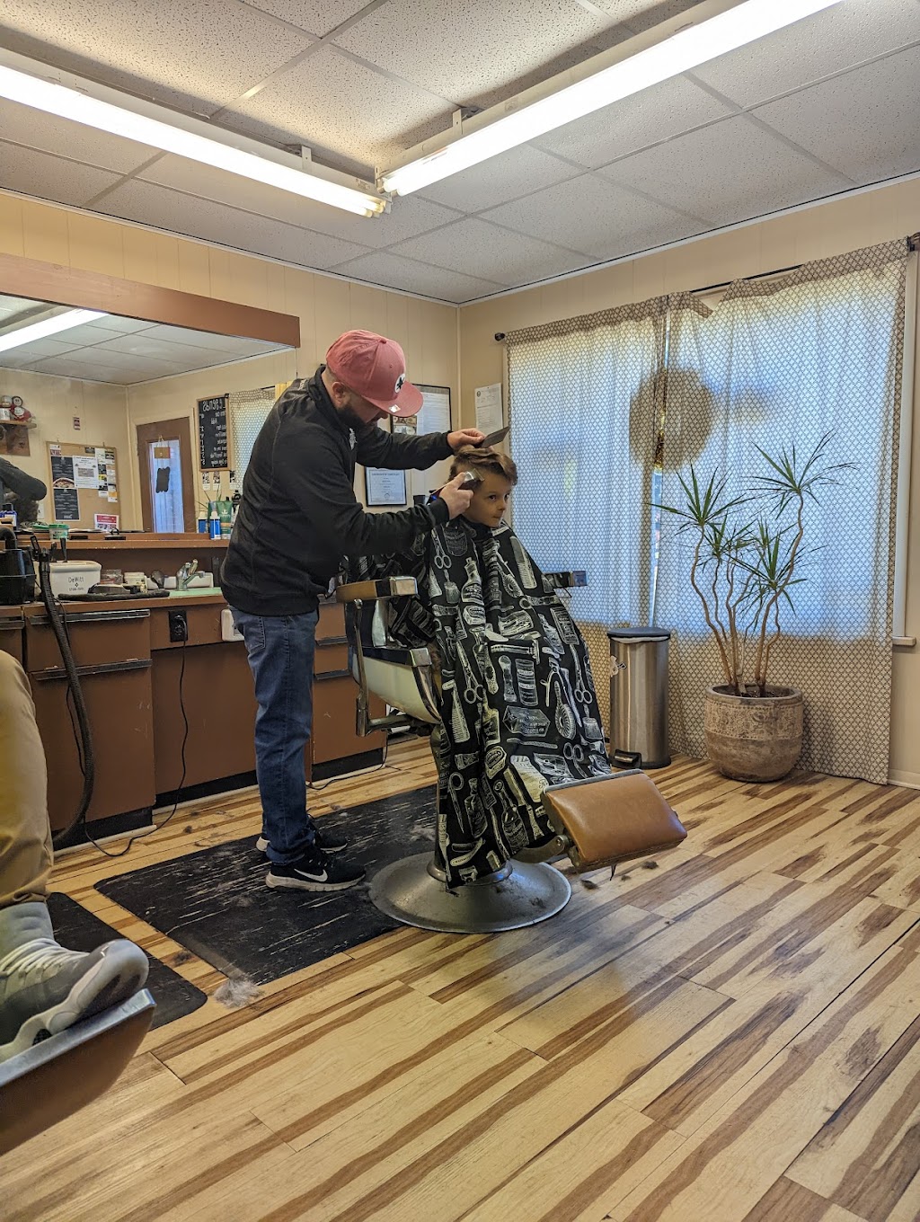 Legends Barbershop | 510 Appian Ave, Napoleon, OH 43545, USA | Phone: (419) 906-5052