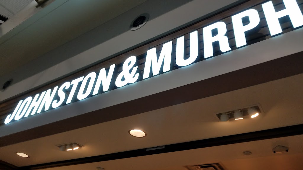 Johnston & Murphy | Between Gates A43 and A45, McNamara Terminal, 2588, Worldgateway Pl, Detroit, MI 48242 | Phone: (734) 941-6102