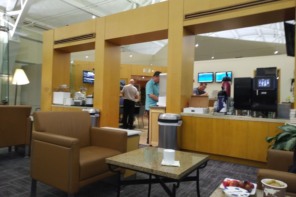 Admirals Club | 18601 Airport Way, Santa Ana, CA 92707, USA | Phone: (949) 355-2158