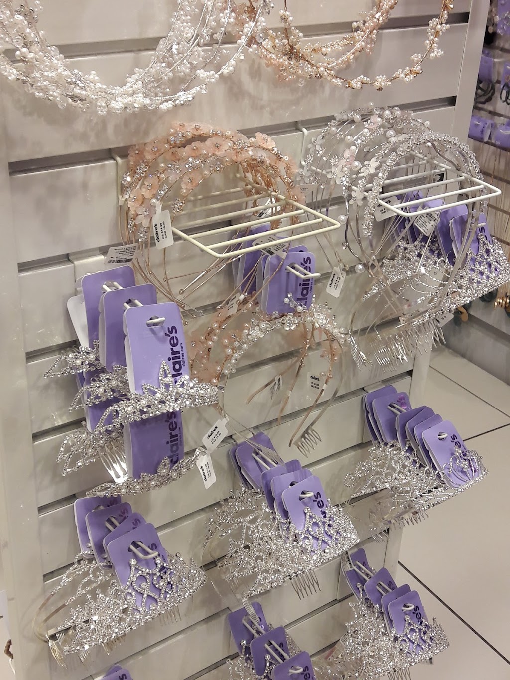 Claires | 6600 Topanga Canyon Blvd #2106C, Canoga Park, CA 91303, USA | Phone: (818) 615-0993