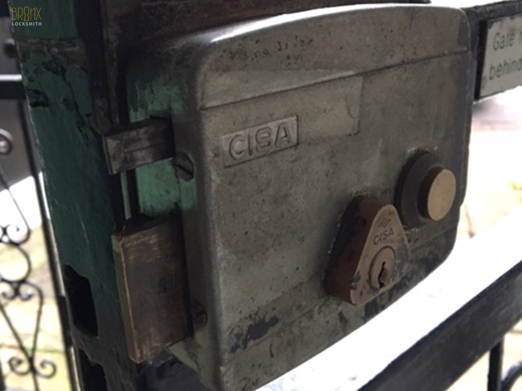 R&R Auto Locksmith Service | 3083 Webster Ave, Bronx, NY 10467, USA | Phone: (914) 840-0056